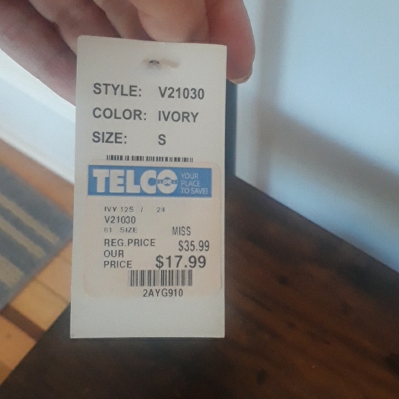 Elegant White Shrug - Picture 3 of 10